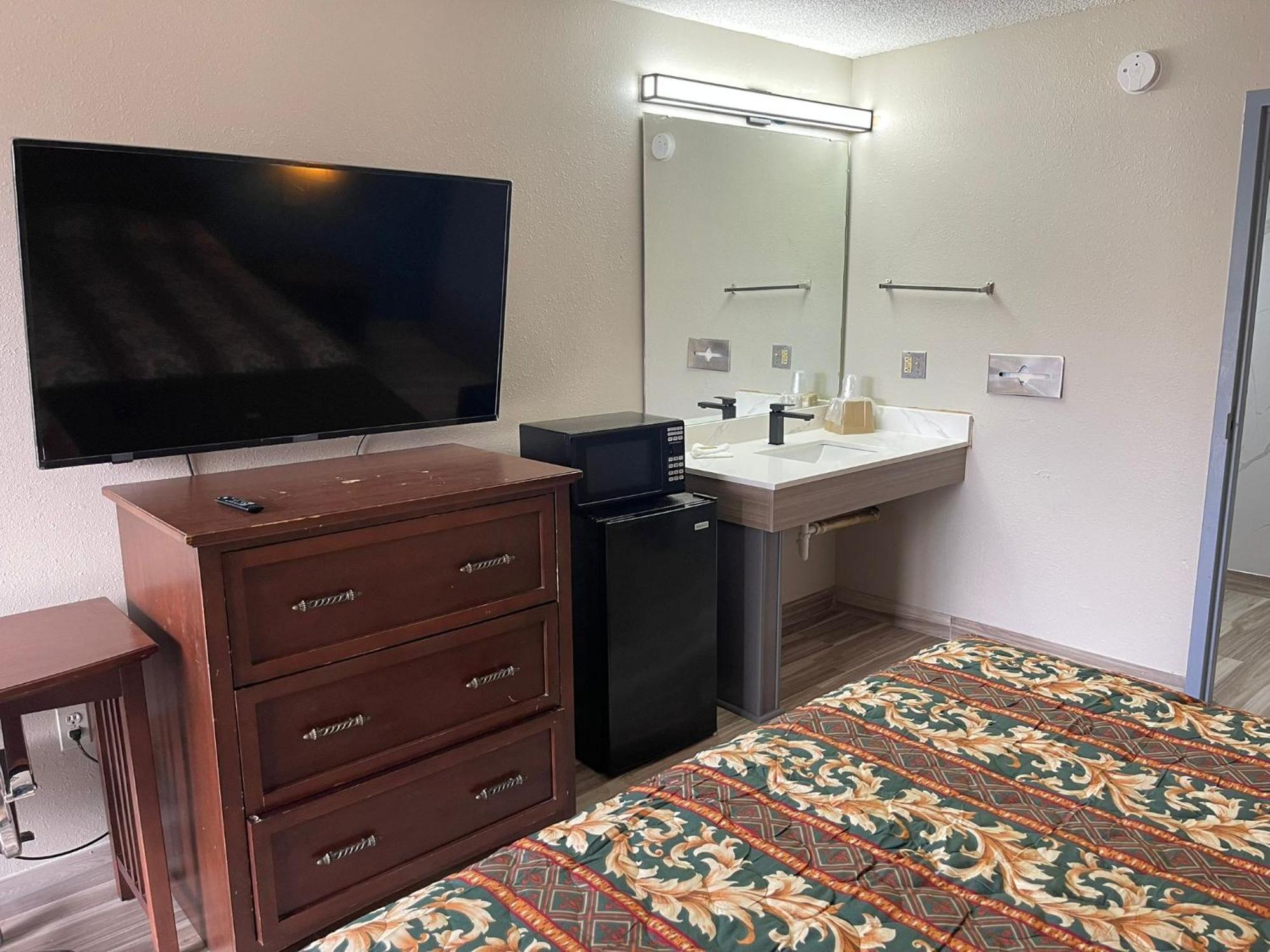 Brookwood Inn Шарлотт Экстерьер фото
